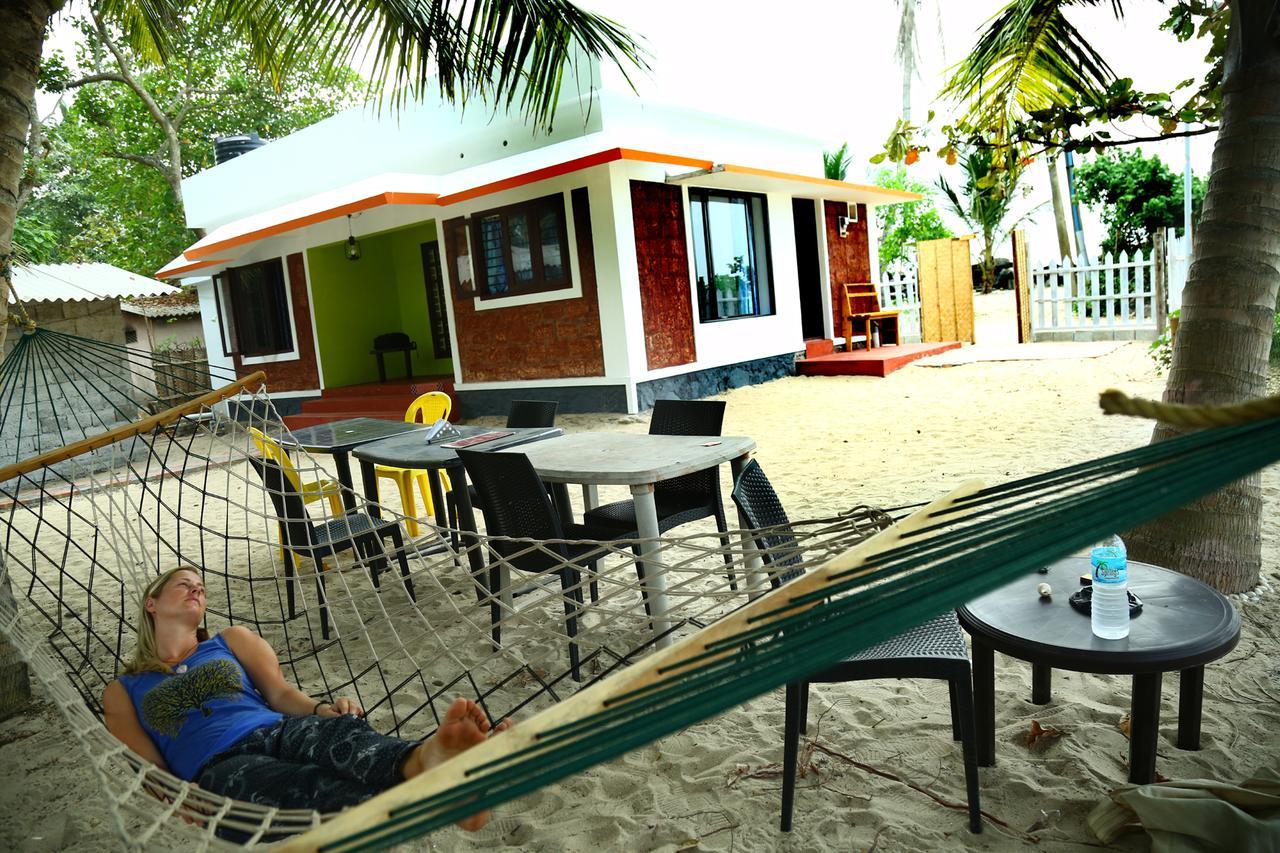 Funky Art Beach House Alappuzha Kültér fotó